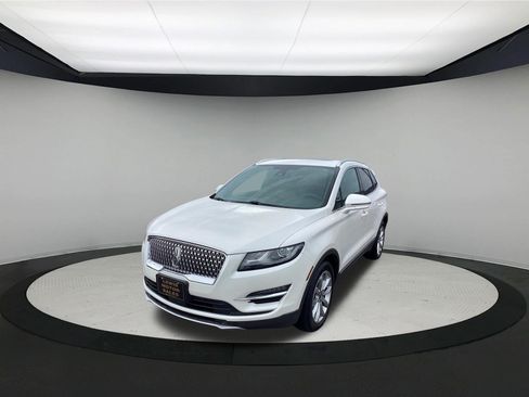 Used 2019 Lincoln MKC Select w/ Select Plus Package AWD/4WD image 4