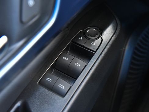 Used 2025 Chevrolet Equinox EV LT w/ Convenience Package image 43