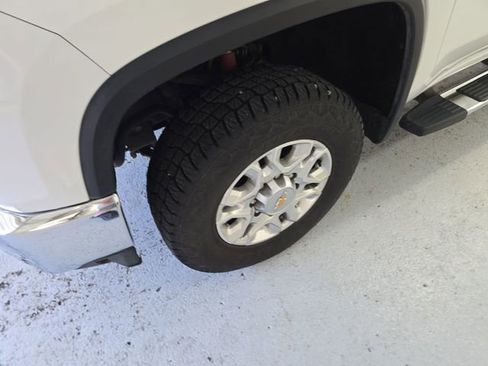 Certified 2023 Chevrolet Silverado 2500 LT w/ Convenience Package image 9