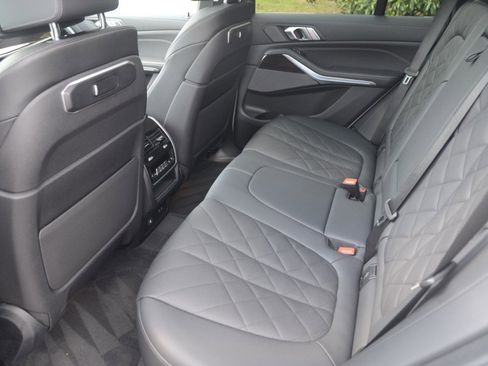 Used 2025 BMW X5 xDrive40i w/ Climate Comfort Package image 16