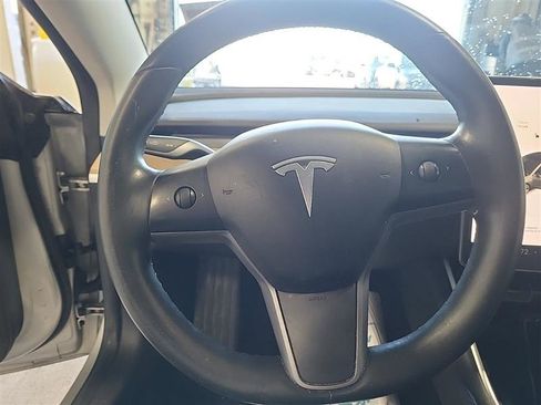 Used 2018 Tesla Model 3 Long Range image 3