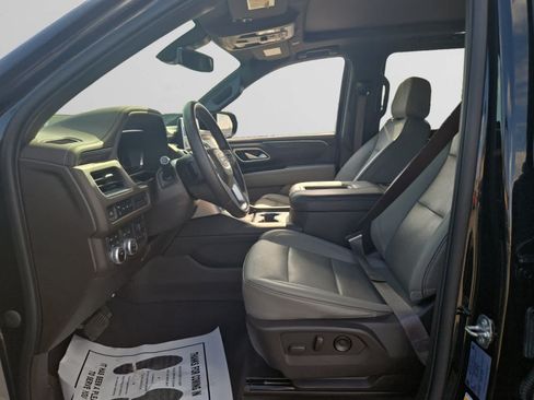 Used 2022 GMC Yukon XL SLT w/ Max Trailering Package AWD/4WD image 9