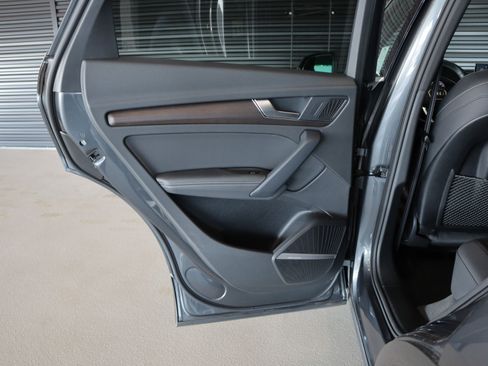 Used 2023 Audi Q5 2.0T Premium Plus image 28