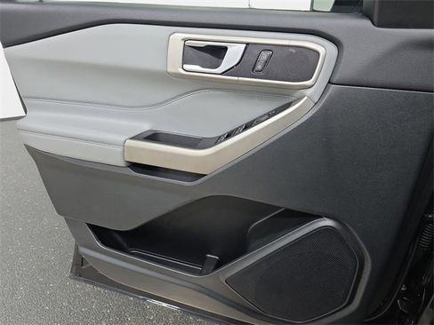 Used 2023 Ford Explorer XLT w/ Equipment Group 202A image 27