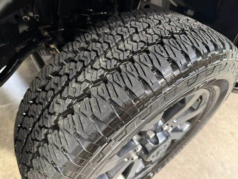 Used 2025 RAM 2500 Big Horn AWD/4WD image 38