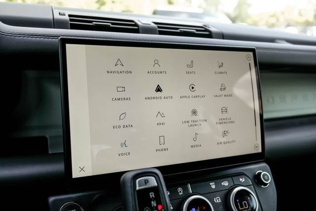 New 2026 Land Rover Defender 110 X-Dynamic SE AWD/4WD image 36