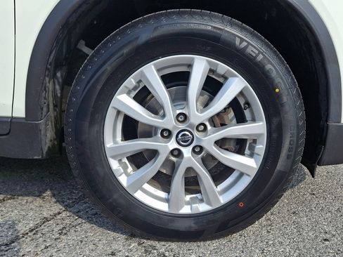 Certified 2020 Nissan Rogue SV image 8