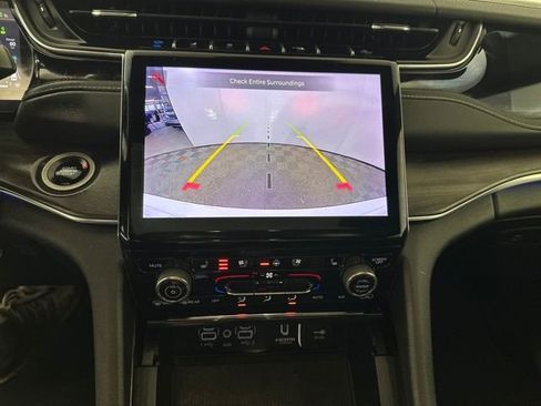 Used 2023 Jeep Grand Cherokee Overland w/ Luxury Tech Group IV image 22