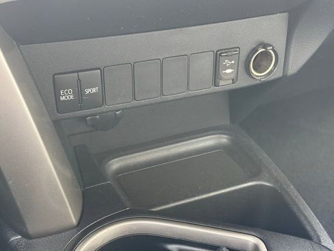 Used 2017 Toyota RAV4 XLE image 16