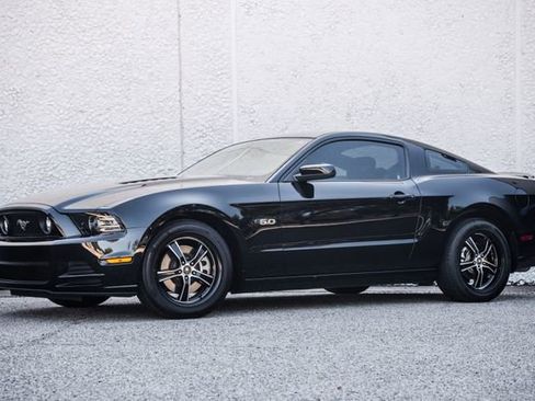 Used 2013 Ford Mustang GT Premium image 33