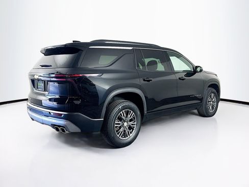 Used 2025 Chevrolet Traverse LT AWD/4WD image 9