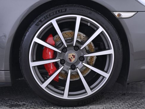 Used 2014 Porsche 911 Carrera 4S image 17
