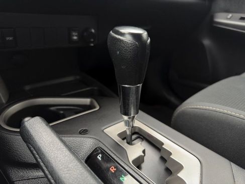 Used 2018 Toyota RAV4 XLE w/ Plus Extra Value Package AWD/4WD image 10