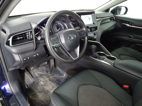 Used 2022 Toyota Camry LE image 19