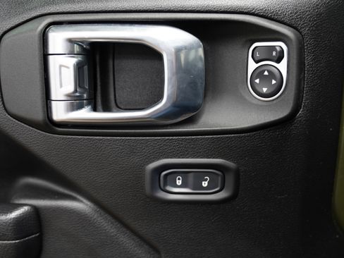 Used 2022 Jeep Wrangler Unlimited Sport AWD/4WD image 17