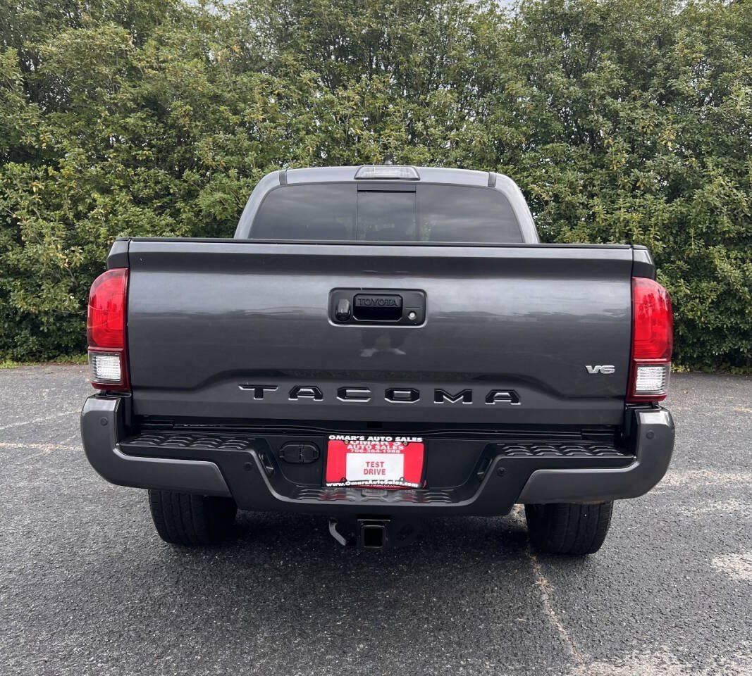 Used 2018 Toyota Tacoma TRD Sport AWD/4WD image 6
