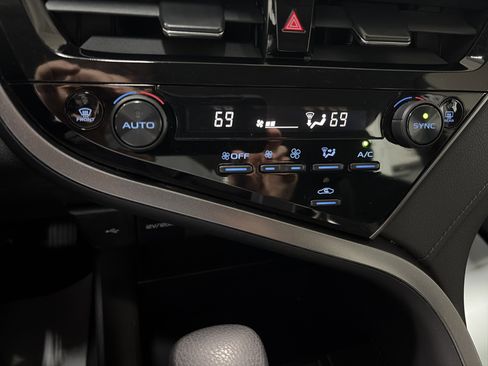 Used 2023 Toyota Camry LE image 20