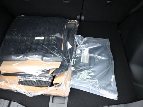 New 2025 Ford Escape SE image 23