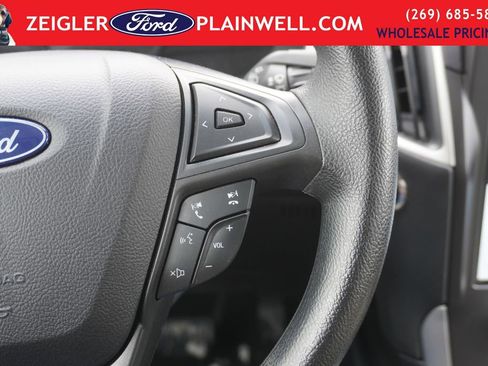 Used 2021 Ford Edge SE image 22