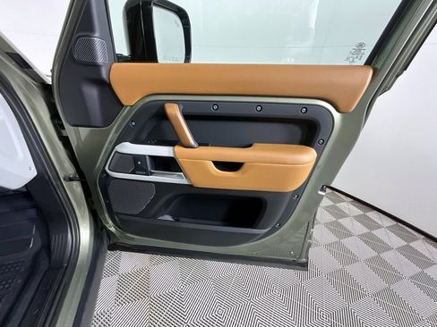 Used 2023 Land Rover Defender 110 SE image 22