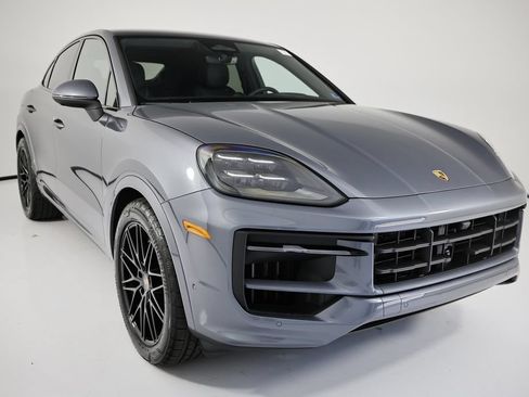 New 2026 Porsche Cayenne Coupe AWD/4WD image 8