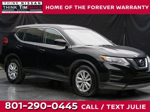 Used 2017 Nissan Rogue S image 1