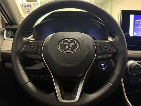 Used 2025 Toyota RAV4 XLE w/ Convenience Package image 17
