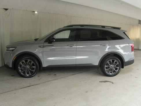 Used 2023 Kia Sorento X-Line EX image 25