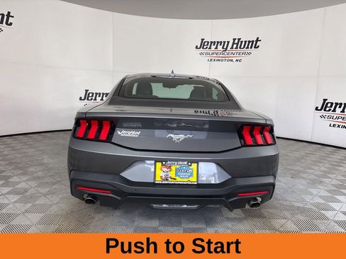 Used 2024 Ford Mustang Coupe image 6