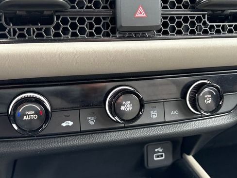 Used 2023 Honda HR-V LX image 14