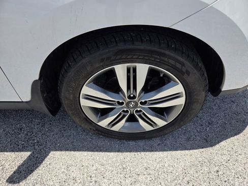 Used 2015 Hyundai Tucson Limited w/ Option Group 03 FWD image 18