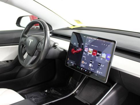 Used 2018 Tesla Model 3 Performance image 12