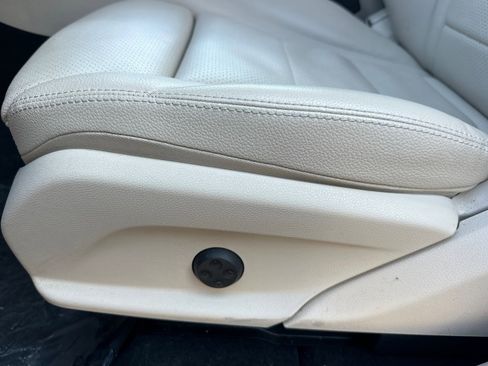 Used 2018 Mercedes-Benz GLC 300 4MATIC image 14