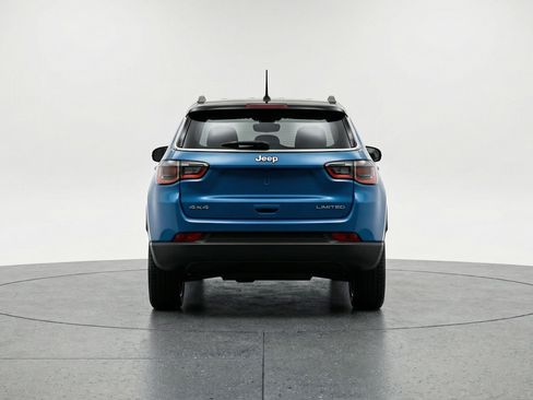 Used 2025 Jeep Compass Limited image 7