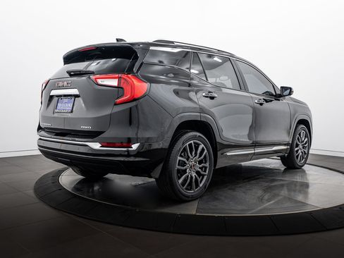 Used 2024 GMC Terrain Denali w/ Black Diamond Edition AWD/4WD image 4