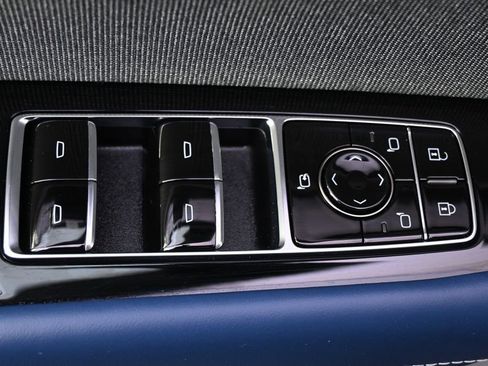 New 2026 Cadillac Vistiq Premium Luxury w/ LPO, Floor Liner Package AWD/4WD image 24