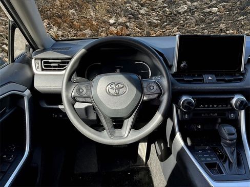 Used 2023 Toyota RAV4 LE image 5