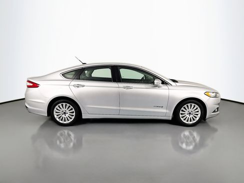 Used 2013 Ford Fusion SE image 4