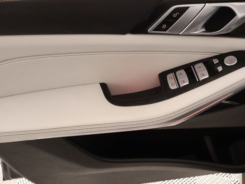 Used 2025 BMW X7 xDrive40i image 17