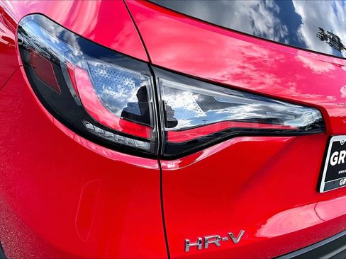 Used 2025 Honda HR-V Sport image 28