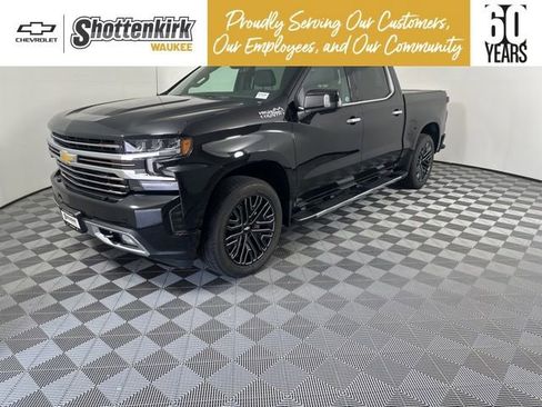 Used 2022 Chevrolet Silverado 1500 High Country w/ Technology Package AWD/4WD image 1