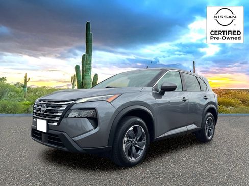 Certified 2025 Nissan Rogue SV FWD image 2