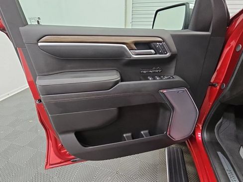 Used 2025 Chevrolet Silverado 1500 High Country AWD/4WD image 32