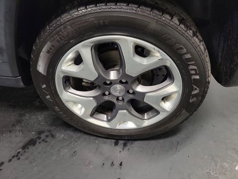 Used 2018 Jeep Compass Limited w/ Navigation Group image 11