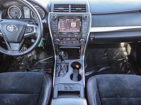 Used 2017 Toyota Camry XSE image 13