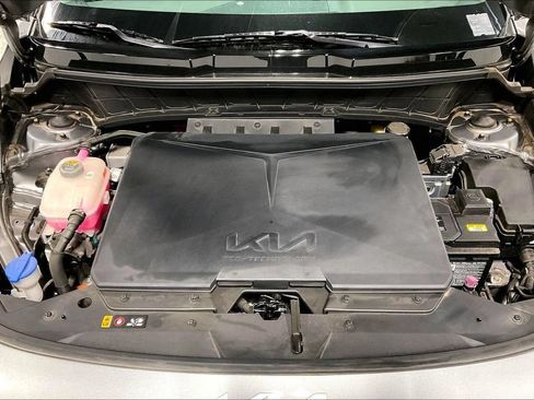 Used 2024 Kia Niro Wind w/ Wind Preserve Package FWD image 11