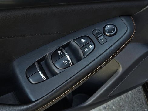 Used 2019 Nissan Maxima SR w/ Premium Package FWD image 12
