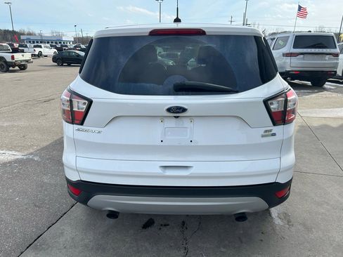 Used 2017 Ford Escape SE image 6