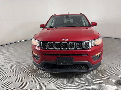 Used 2021 Jeep Compass Latitude FWD image 2