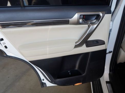 Used 2020 Lexus GX 460 Premium AWD/4WD image 24